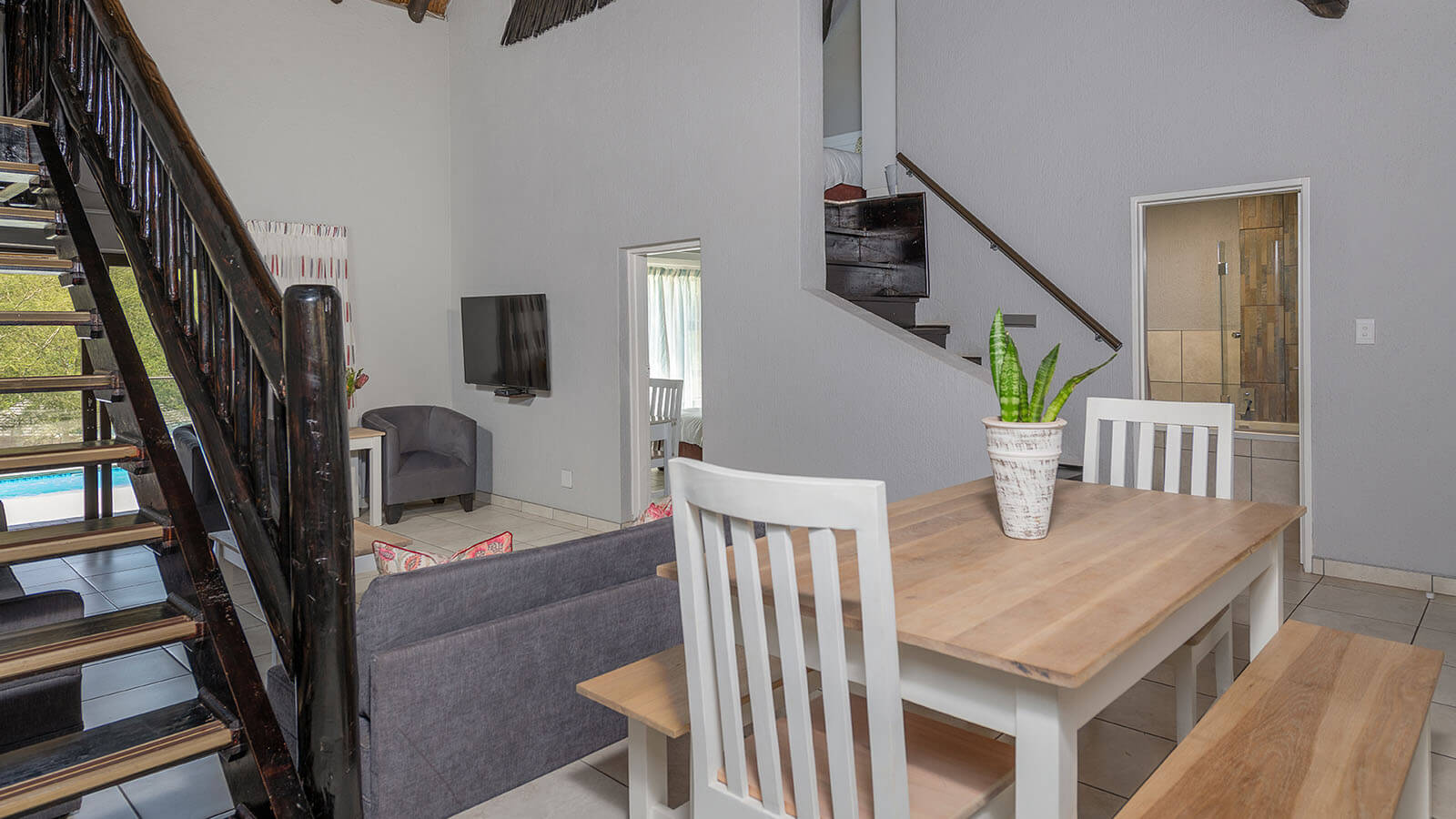 Four Bedroom Luxury Chalet with Splash Pool
