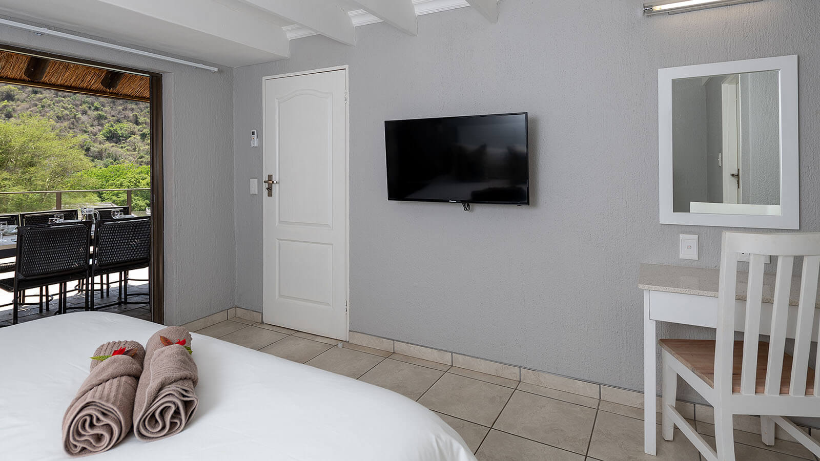 Four Bedroom Luxury Chalet with Splash Pool