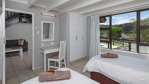 Four Bedroom Luxury Chalet with Splash Pool