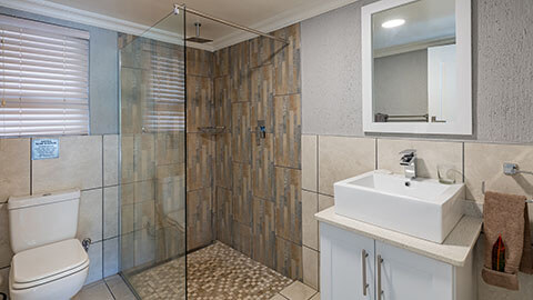 Four Bedroom Luxury Chalet with Splash Pool
