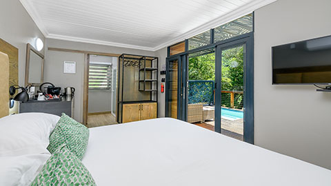 Riverview Cabin with Splash Pool