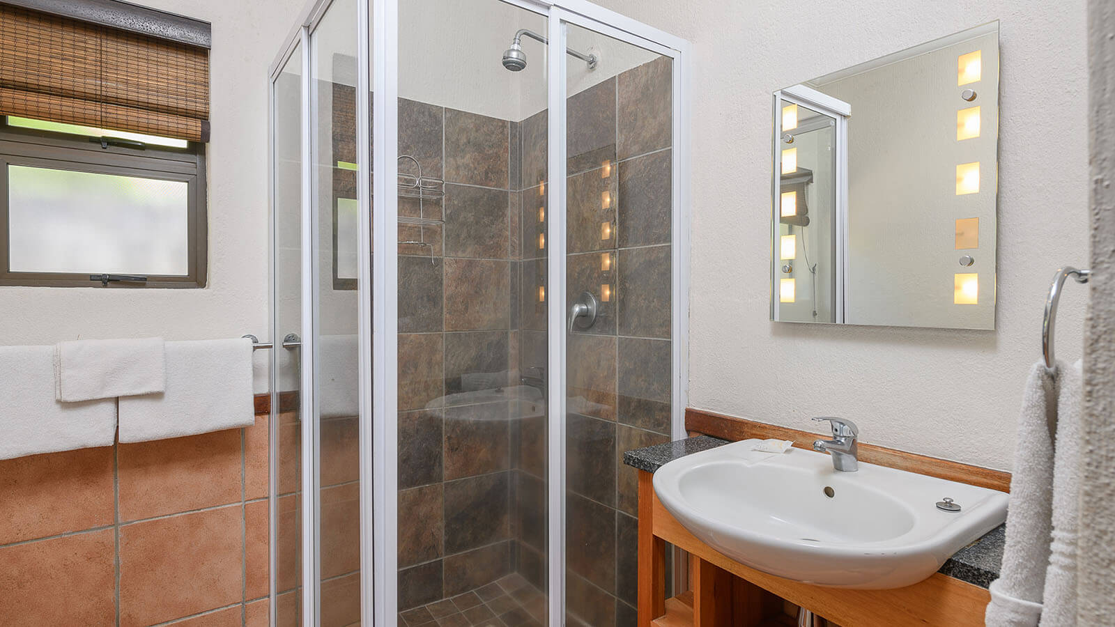 Three Bedroom Chalet with Patio
