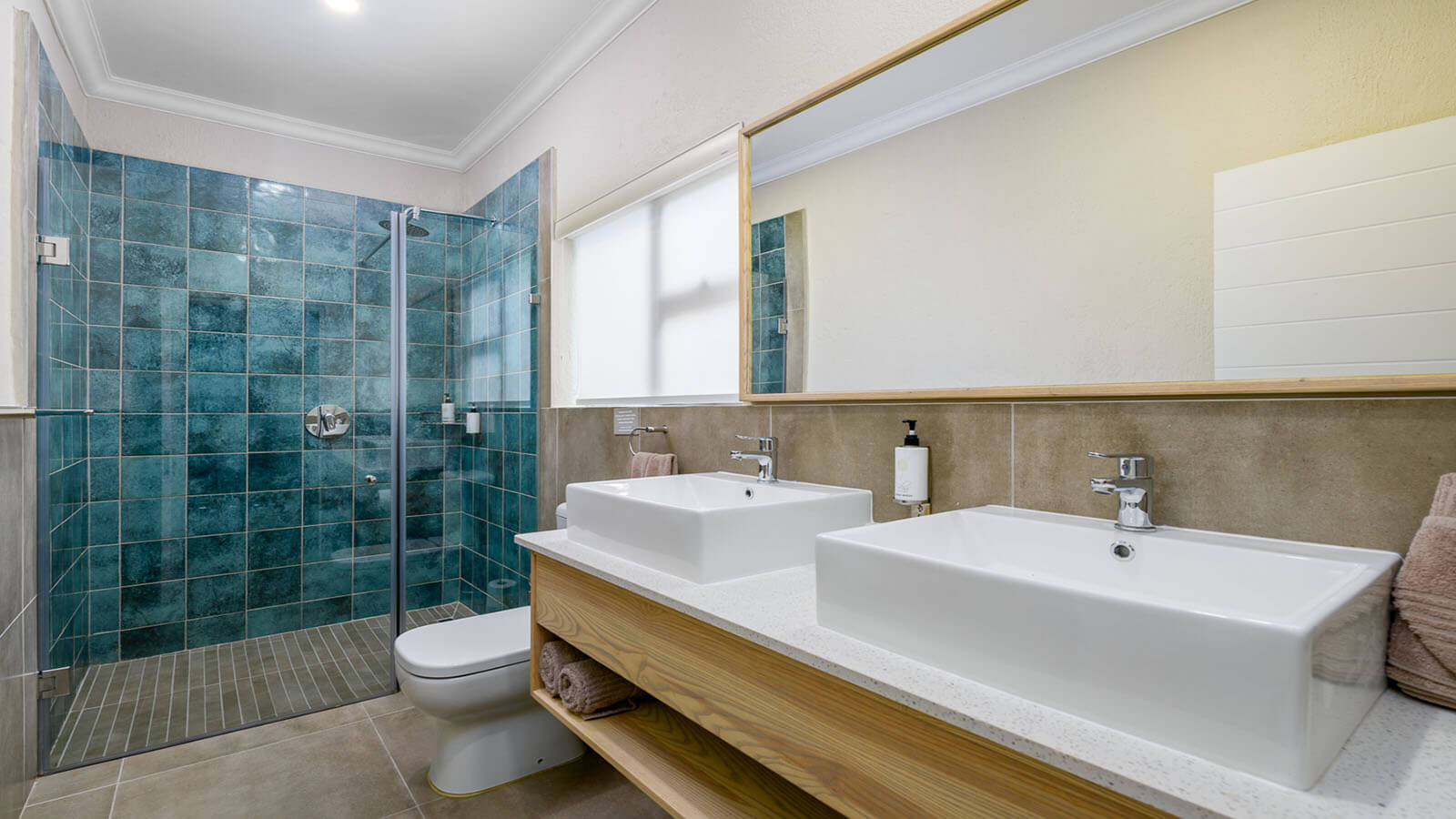 Three Bedroom Chalet with Patio