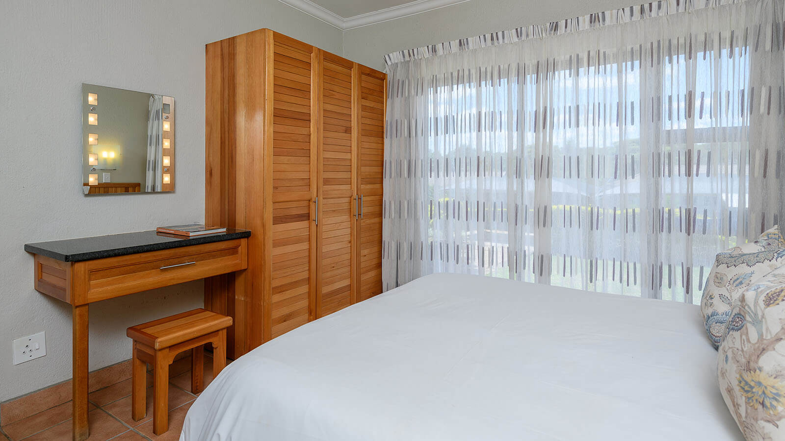 Three Bedroom Chalet with Patio