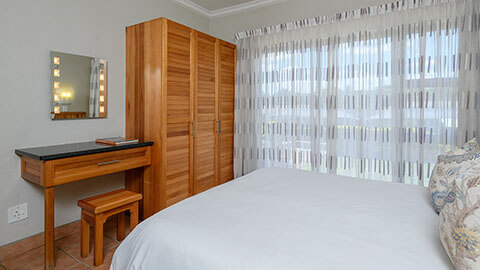 Three Bedroom Chalet with Patio