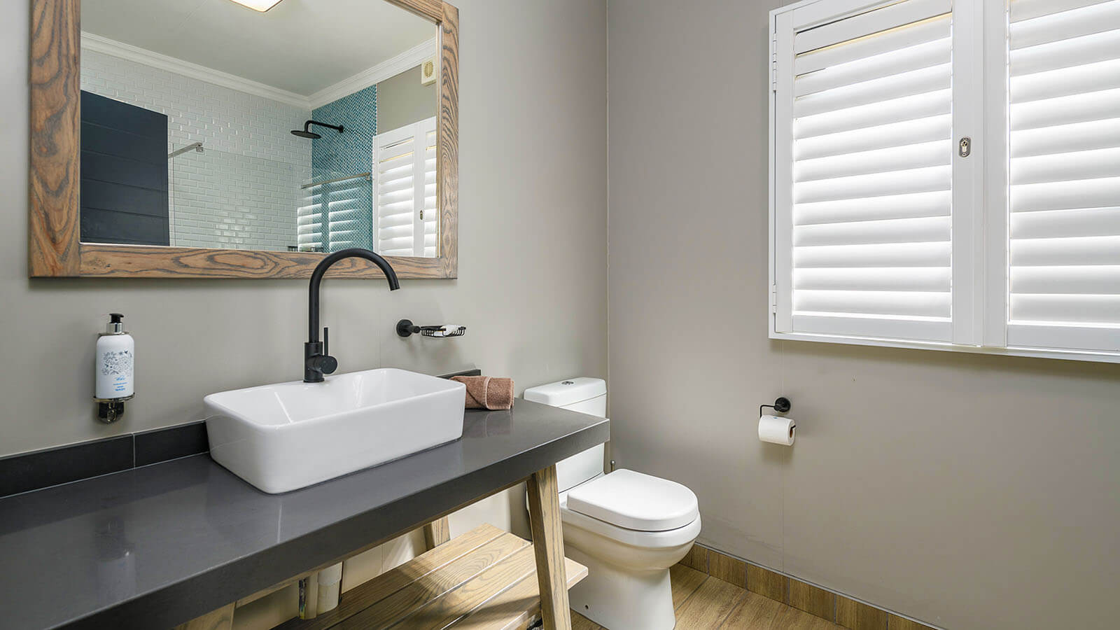 Two Bedroom Riverview Cabin with Splash Pool