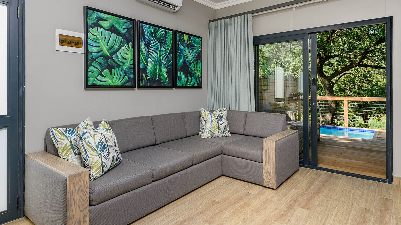 Two Bedroom Riverview Cabin with Splash Pool