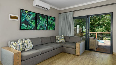 Two Bedroom Riverview Cabin with Splash Pool