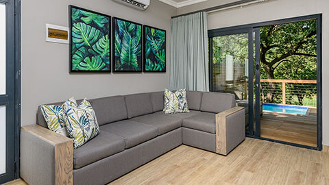 Two Bedroom Riverview Cabin with Splash Pool